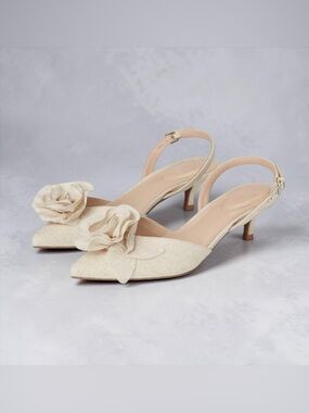 Bandolino Miller Rosette Halter Kitten Heel natural slingback pumps, NEW